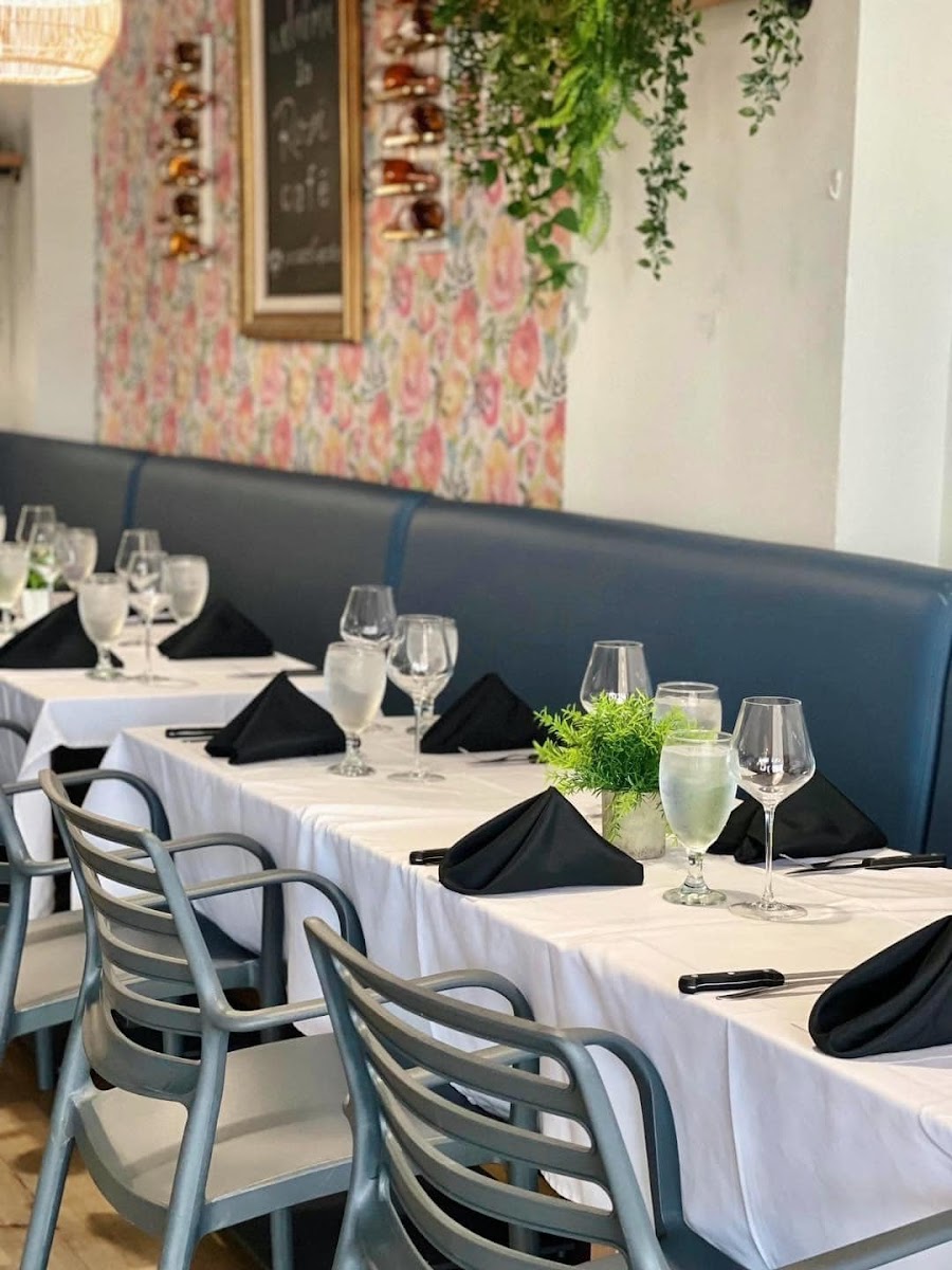 Rosé Café And Bakery